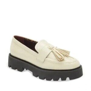 NWOB Sarto Balinna Tassel Platform Loafers Sz 6M Cream Crinkle Patent Leather